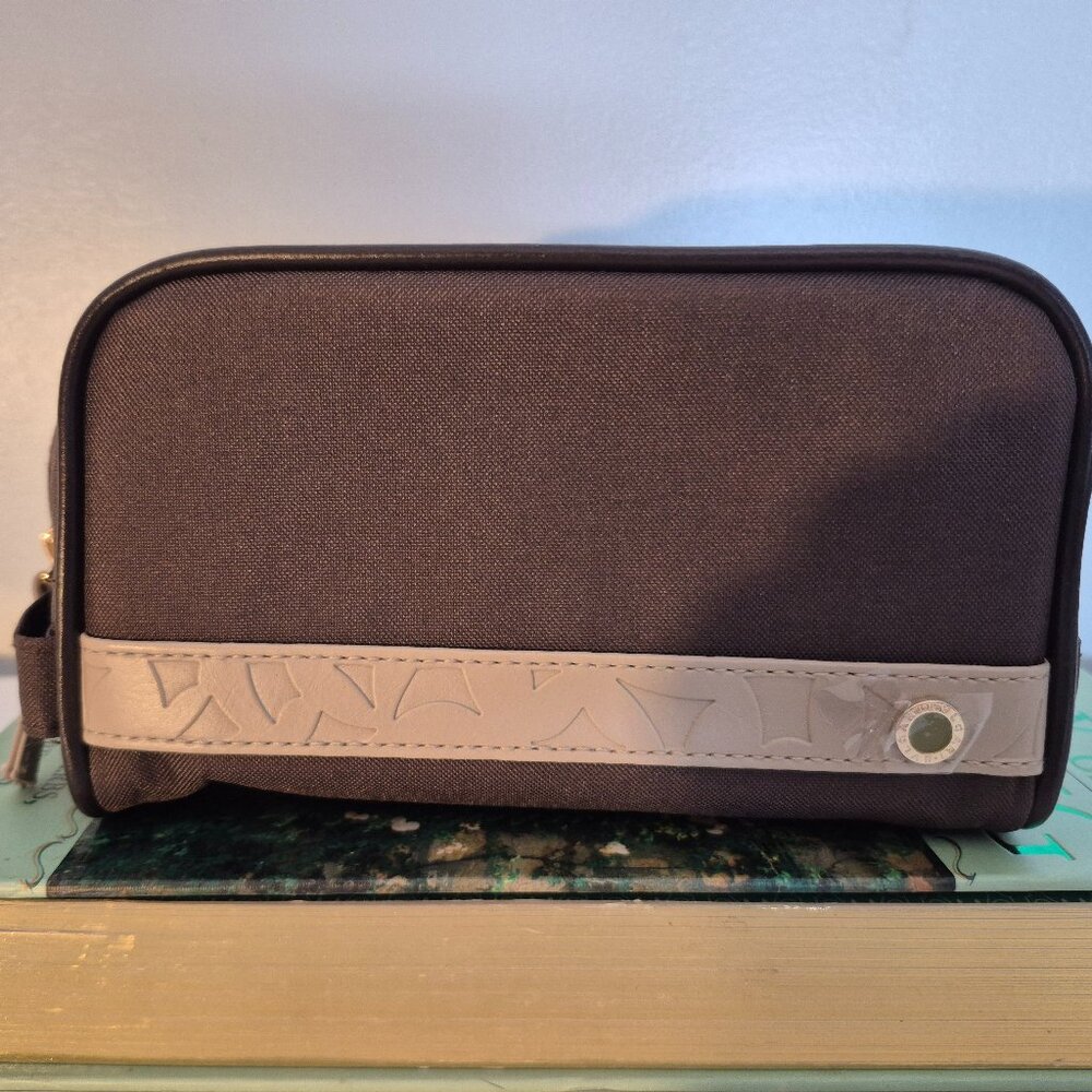 BVLGARI Emirates Cosmetic Bag Vanity Case Pouch Brand Logo Zip New
